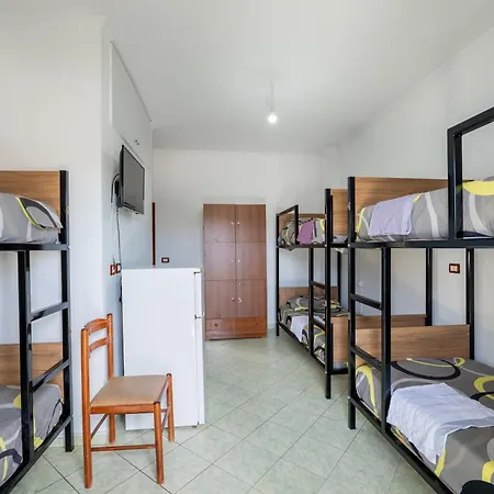 Brothers Of The World Hostel Ksamil Exterior photo